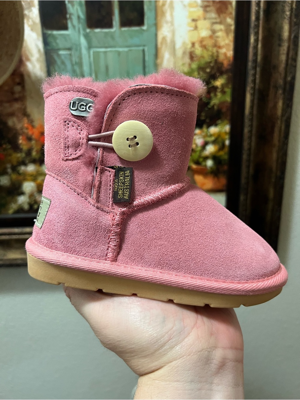 AOE UGG Australia Pink Sheepskin Button toddler Boots